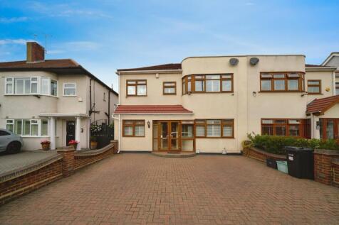 6 bedroom semi-detached house for sale