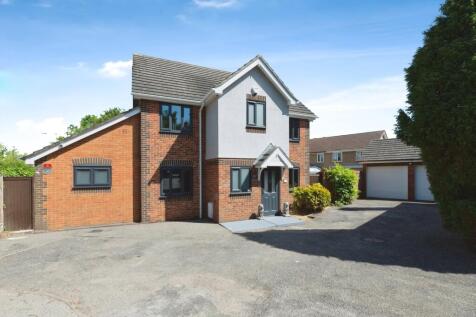 5 bedroom detached house for sale