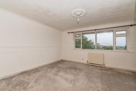 2 bedroom maisonette for sale