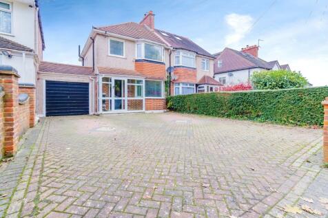 3 bedroom semi-detached house for sale