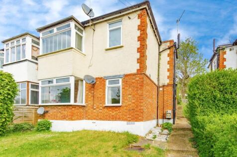2 bedroom maisonette for sale