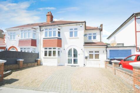 5 bedroom semi-detached house for sale