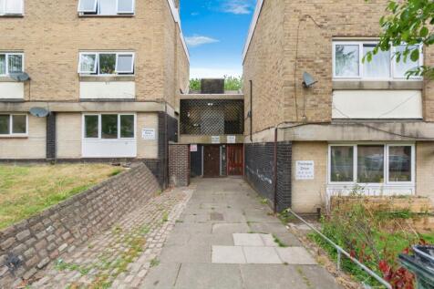 2 bedroom maisonette for sale