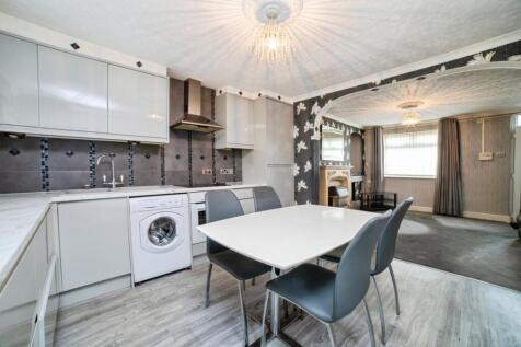 2 bedroom detached house for sale