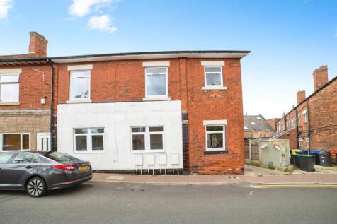 4 bedroom flat for sale