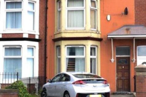 5 bedroom terraced house for sale