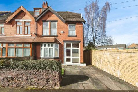 4 bedroom semi-detached house for sale