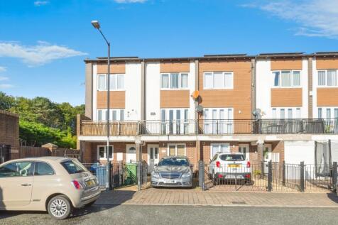 3 bedroom terraced house for sale