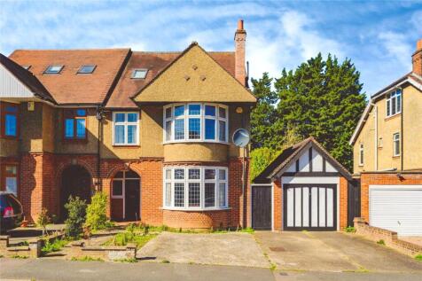 6 bedroom semi-detached house for sale