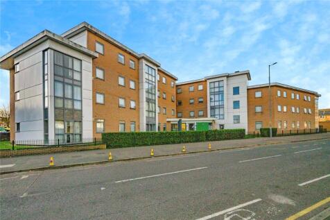 Studio flat for sale