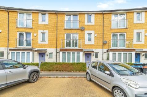 5 bedroom terraced house for sale