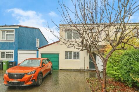 4 bedroom semi-detached house for sale