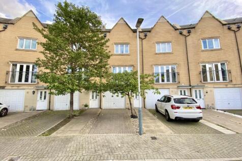 Varcoe Gardens, Hayes, UB3 2FJ 4 bed house for sale