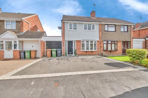3 bedroom semi-detached house for sale