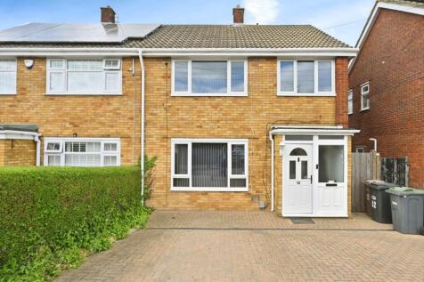 3 bedroom semi-detached house for sale