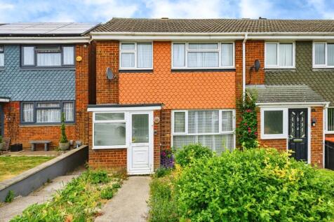 3 bedroom end of terrace house for sale
