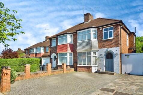 3 bedroom semi-detached house for sale