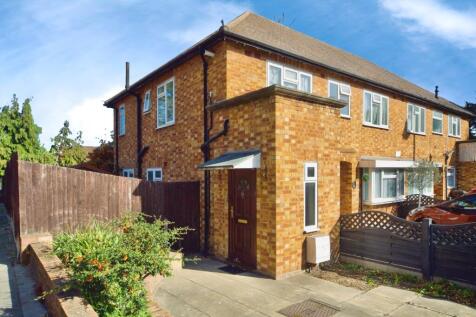 2 bedroom maisonette for sale