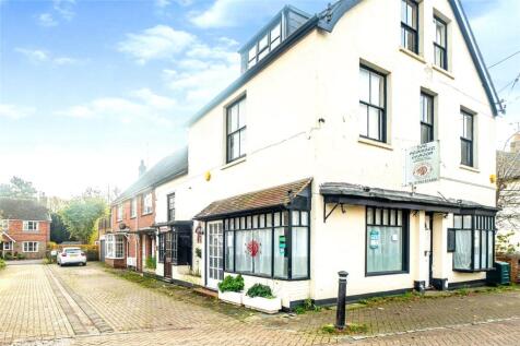 5 bedroom end of terrace house for sale