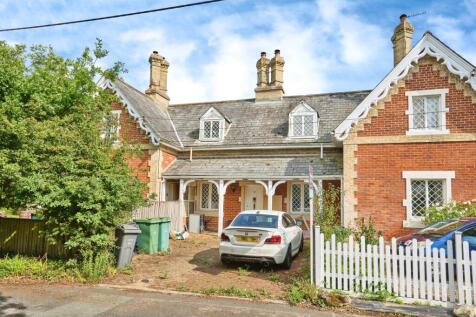 4 bedroom terraced house for sale