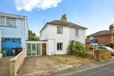 4 bedroom semi-detached house for sale