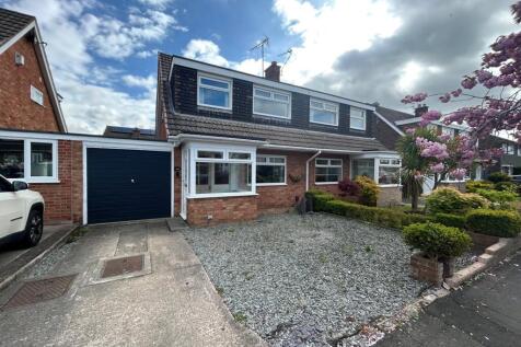 3 bedroom semi-detached house for sale