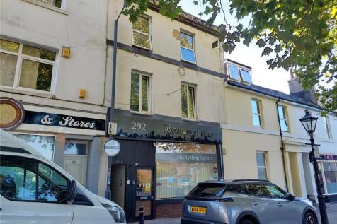 3 bedroom flat for sale