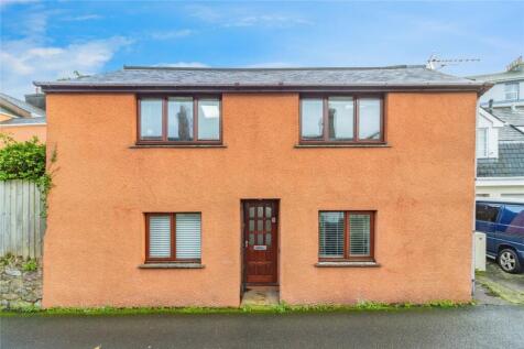 2 bedroom detached house for sale
