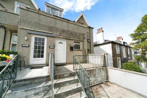 3 bedroom maisonette for sale