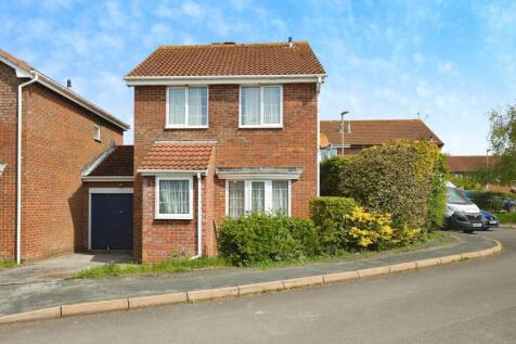 3 bedroom link detached house for sale