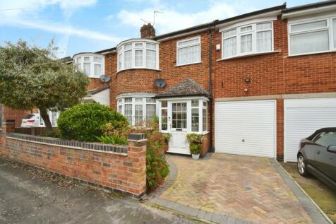 5 bedroom semi-detached house for sale