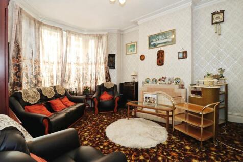 4 bedroom terraced house for sale