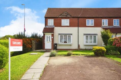 3 bedroom end of terrace house for sale