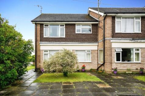 2 bedroom maisonette for sale
