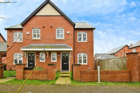 3 bedroom semi-detached house for sale