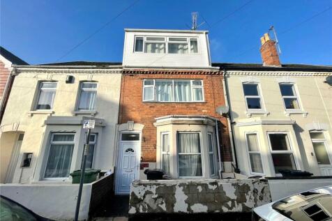 6 bedroom terraced house for sale