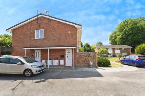 2 bedroom maisonette for sale