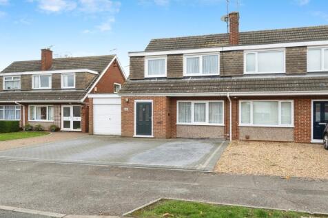 3 bedroom semi-detached house for sale