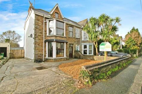 5 bedroom semi-detached house for sale