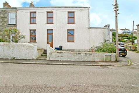 5 bedroom end of terrace house for sale
