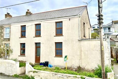 5 bedroom semi-detached house for sale