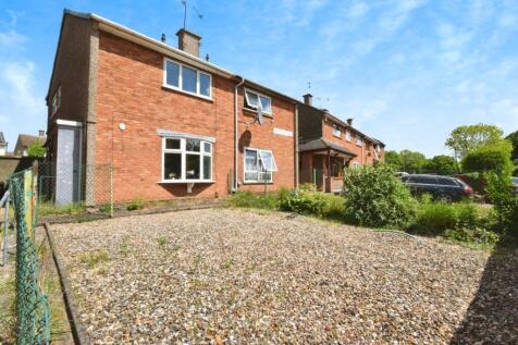 2 bedroom semi-detached house for sale