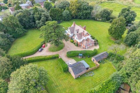 6 bedroom detached house for sale