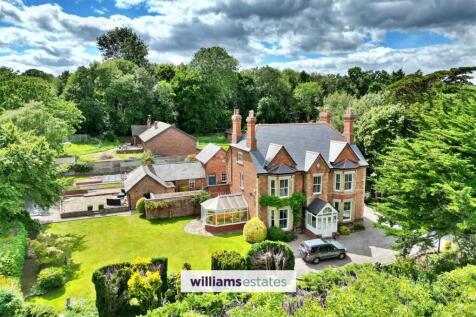6 bedroom detached house for sale