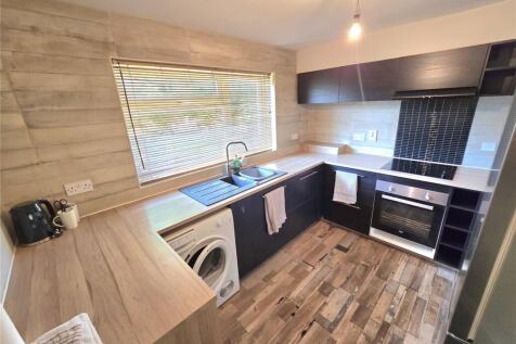 2 bedroom maisonette for sale