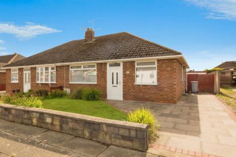 2 bedroom semi-detached house for sale