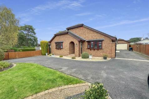 4 bedroom detached bungalow for sale