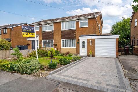 3 bedroom semi-detached house for sale