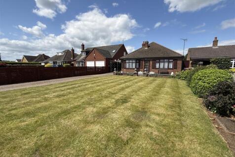 2 bedroom detached bungalow for sale