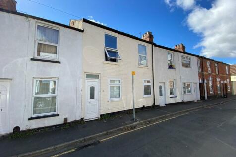 Terraced house for sale